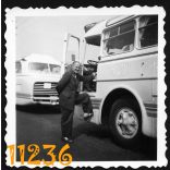 Ikarus 55 Mávaut autóbusz sofőrjével, jármű, közlekedés, 1960-as évek, Eredeti fotó, papírkép. 