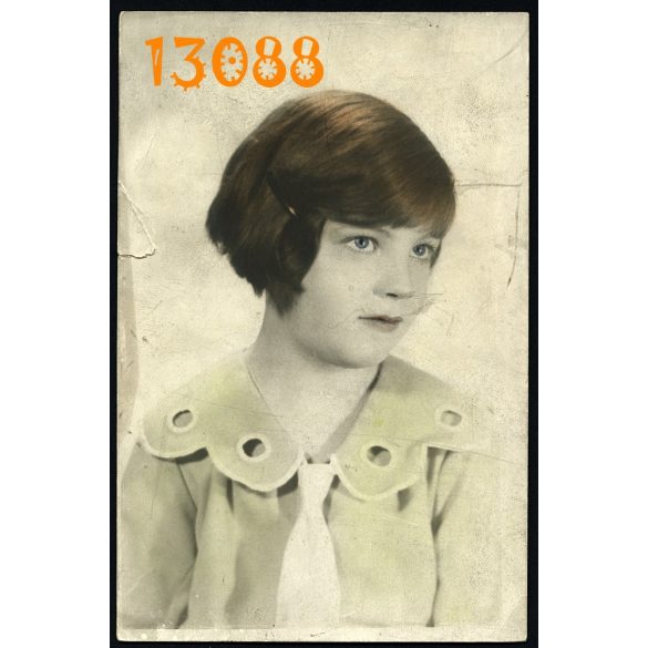Dr. Barabásné Földiák Ági műterem Budapest, kézzel színezett fotó, lány portréja, 1930-as évek, Eredeti fotó, papírkép. 