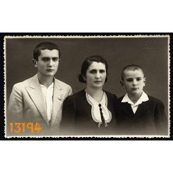   Auer műterem, Szeged, anya fiaival, család, sorszámozott fotó, 1930-as évek, eredeti fotó, papírkép. 
