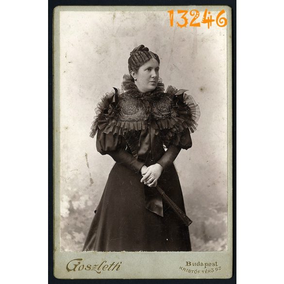 Goszleth István műterme, elegáns hölgy legyezővel, Budapest, portré, 1890-es évek, Eredeti kabinet fotó.  