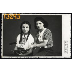   Auer műterem, Szeged, anya lányával, copf, divat, 1941, 1940-es évek, Eredeti fotó, papírkép.  