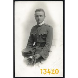   K. U. K. katona, 1. világháború, Debrecen, Ruzicska műterem, egyenruha, 1916. július 27., eredeti fotó, papírkép.  