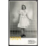 Kossak utóda Komáromi műterem Budapest, lány népviseletben, modern háttér, 1930-as évek, Eredeti fotó, papírkép.  
