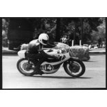 Motorverseny, Budapest, Népliget, Laurie Turnbull, Yamaha 350 motorkerékpár, jármű, közlekedés, sport,  1971., 1970-es évek, szocializmus,. Eredeti fotó, papírkép.   