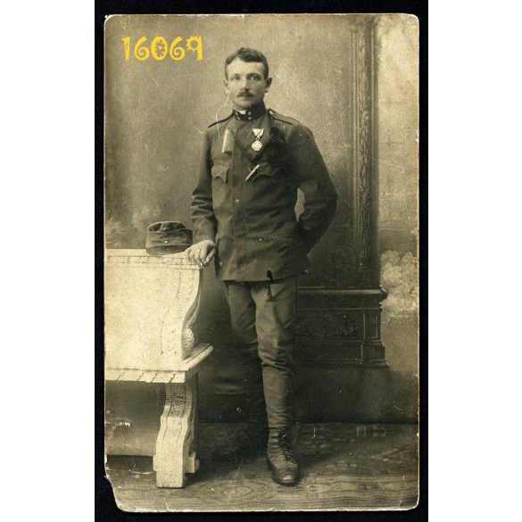 Eredeti fotó, papírkép. katona, I. világháború, érem, kitüntetés, egyenruha, Takaró László, 1910-es évek