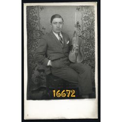   Elegáns férfi hegedűvel, zene, hangszer, Magyarország, 1920-as évek, Eredeti fotó, papírkép.  
