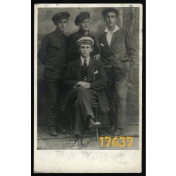   '1917 évi orosz hadifogságból' katona, 1. világháború, műterem, 1910-es évek, Eredeti fotó, papírkép. 