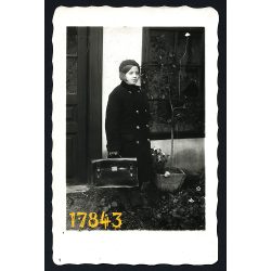   Tokaj, kislány sapkában, iskolatáskával, 1933, 1930-as évek, Eredeti fotó, papírkép.  