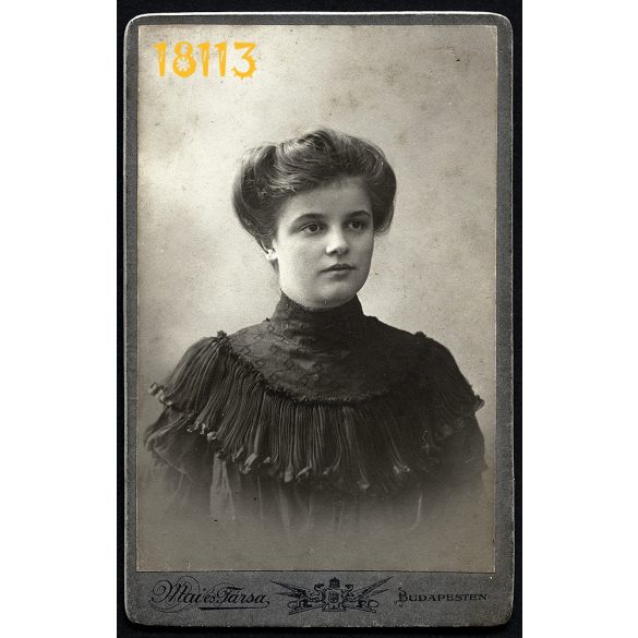 Mai és Társa műterem, elegáns hölgy portréja, Budapest, 1900-as évek, Eredeti CDV, vizitkártya fotó. 