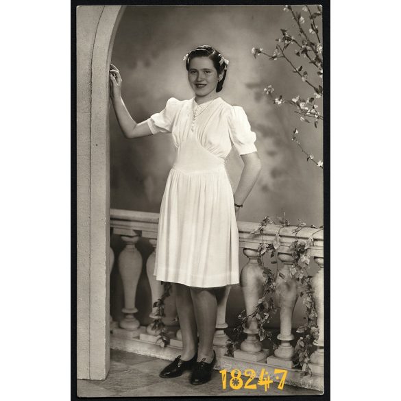 Csatáry műterem, Temesvár, Timisoara, csinos lány portréja, 1942, 1940-es évek, Eredeti fotó, papírkép. 