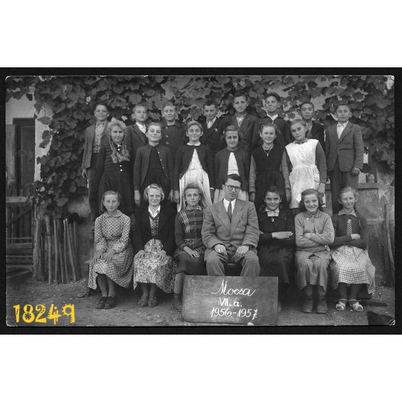 Mocsa, általános iskolai osztálykép, tanár, tanulók, iskola, 1957, 1950-es évek, Eredeti fotó, papírkép. 