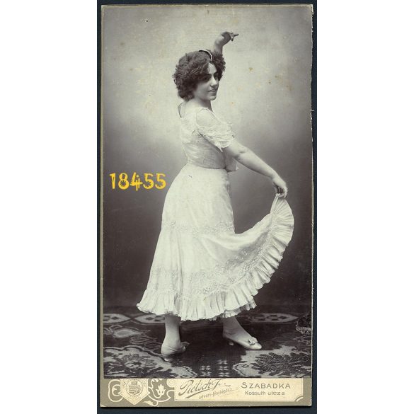 Piétsch műterem, Szabadka, Vajdaság, Gerlaky Hermin kolozsvári primadonna, színésznő táncos portréja, különös fejdísz, 1900-as évek, Eredeti nagyméretű kabinet fotó. 