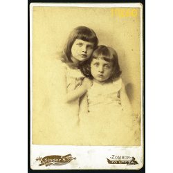   Singer műterem, Zombor, lányok, testvérek portréja, 1880-as évek, Eredeti kabinet fotó. 