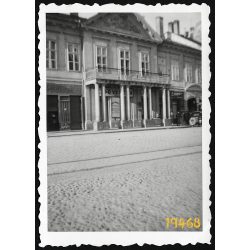   Kassa, Felvidék, Csáky-Dessewffy palota, Fő utca 78, utcakép, városkép, 1940-es évek, Eredeti fotó, papírkép.   