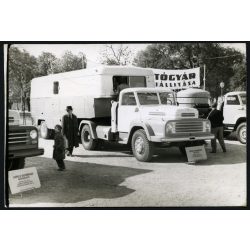   Csepel teherautók, jármű, közlekedés, különleges felépítmémény, lakóautó, műhelykocsi, Magyarország, 1950-es évek, Eredeti fotó, papírkép. 
