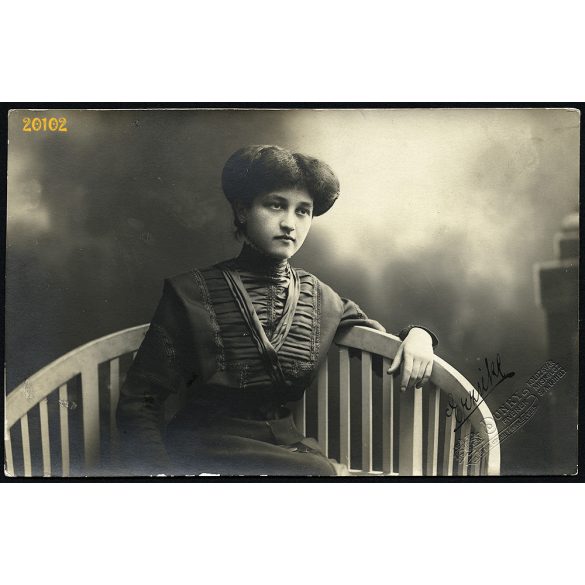Dunky műterem, Kolozsvár, Erdély, elegáns hölgy portréja, 1910, 1910-es évek, Eredeti fotó, papírkép.  