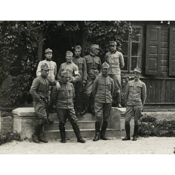 Magyar katonák Ukrajnában, 1. Vh, romos templom, keleti front,  1916, 1910-es évek, Eredeti fotó, papírkép. 