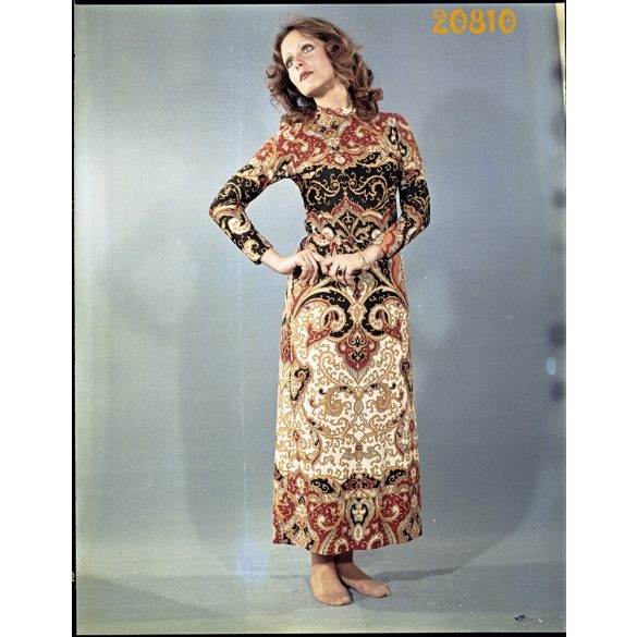 Pataki Ági modell egzotikus ruhában, divat, 1970-es évek, Eredeti fotó negatív!     