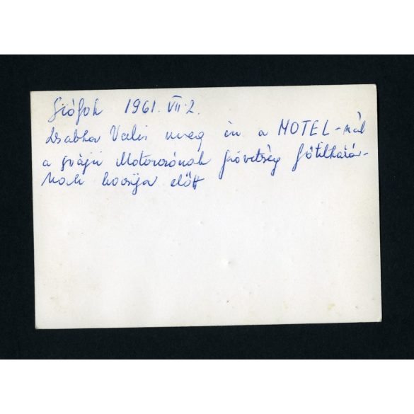 Siófok, Balaton, hölgyek Dodge személygépkocsival, autó, jármű, közlekedés, 1961, 1960-as évek, Eredeti fotó, papírkép. 
