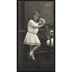   Mai műterem, Szmrecsányi Vera, elegáns kislány masnival, Budapest, portré, 1911, 1910-es évek, Eredeti kabinet fotó.   