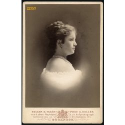   Koller műterem, elegáns hölgy gyöngysorral, Budapest, portré, 1880-as évek, Eredeti kabinet fotó.   