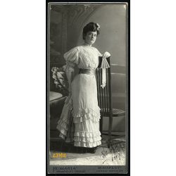   Hungária műterem, elegáns hölgy legyezővel, kesztyűben, Budapest, portré, 1907, 1900-as évek, Eredeti nagyobb méretű kabinet fotó.  