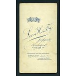 Leon H. és fia műterem, elegáns házaspár portréja, kalap, bajusz, kesztyű, Budapest, 1910-es évek, Eredeti nagyobb méretű kabinet fotó.  