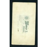 Erdényi műterem, elegáns hölgy legyezővel, festett háttér, Budapest, portré, 1900-as évek, Eredeti, nagyobb méretű kabinet fotó, jobb felső sarka törött.