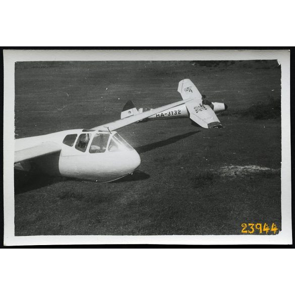 Rubik R-22 Futár, Rubik R-08 Pilis vitorlázó repülőgépek, jármű, közlekedés, 1950-es évek, Eredeti fotó, papírkép. 