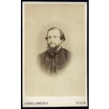 Licskó és Schneider műterem, Pest, elegáns szakállas férfi magyaros ruhában, portré, 1860-as évek, Eredeti CDV, vizitkártya fotó. 