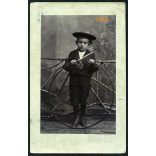 Magyar műterem, Budapest, kisfiú matrózblúzban. karikával, játék, gyerek, portré, 1909, 1900-as évek, Eredeti fotó, papírkép. 