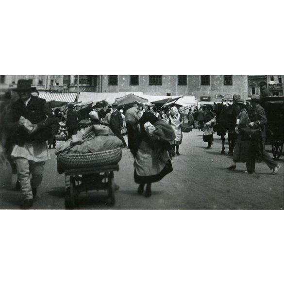 Vásár a főtéren, Brassó, Erdély, városháza, parasztok, 1933, 1930-as évek, Eredeti fotó, papírkép.    