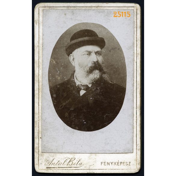 Antal Béla fényképész, Zalaegerszeg (?), szakállas férfi kalapban, portré, 1890-es évek, Eredeti CDV, vizitkártya fotó.  