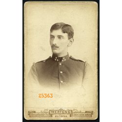   Mertens és Társa műterem, Budapest, magyar K.u.K. katonatiszt portréja 'Tirczka' szignóval, egyenruha, 1889, 1880-as évek, Eredeti CDV, vizitkártya fotó.   