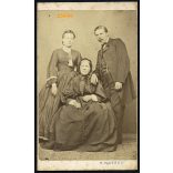 Watzek műterem, Zimony (Semlin), Vajdaság, Schreiberné lánya (Lisztl Antalné) és fia egész alakos portréja, 1860-as évek, Eredeti CDV, vizitkártya fotó. 