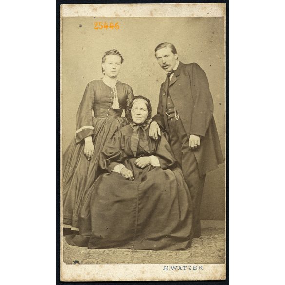 Watzek műterem, Zimony (Semlin), Vajdaság, Schreiberné lánya (Lisztl Antalné) és fia egész alakos portréja, 1860-as évek, Eredeti CDV, vizitkártya fotó. 