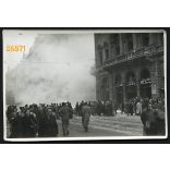 1956-os forradalom, Budapest, Kossuth Lajos utca, Szovjet Kultúra Háza, könyvek és iratok égetése, megsemmisítése, 1950-es évek,  Eredeti fotó, papírkép.  