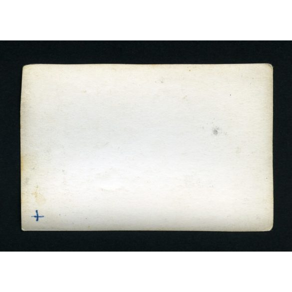 1956-os forradalom, Budapest, vöröskeresztes Csepel teherautó, utcarészlet, szétlőtt házak, 1950-es évek, Eredeti fotó, papírkép.  