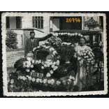 Foto Columban, Arad, Erdély, esküvői autó virágokkal feldíszítve, személygépkocsi, jármű, közlekedés, 1936, 1930-as évek, Eredeti fotó, papírkép. 