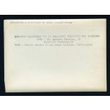 'Melgítik a motorokat az olasz repülőtéren', repülőgép, 2. világháború, katona,  1940-es évek, Eredeti nagyobb méretű sorszámmal ellátott LUCE fotó, papírkép.  