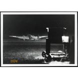 'A Csatorna partján levő repülőteréről indul angol céljai ellen az olsz légihaderő egyik FIAT BR.20. nehéz bombázógépe', katona, 2. világháború, 1940, 1940-es évek, Eredeti nagyobb méretű LUCE fotó, p