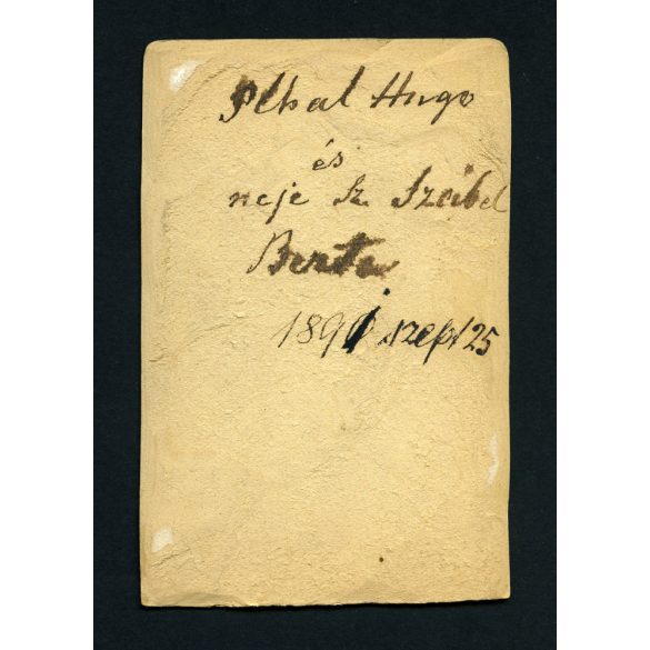 Auerlich műterem, Nagyszeben (Hermannstadt), Erdély, Pébal (?) Hugo és neje sz. Szábel Berta,  elegáns házaspár, legyező, 1891, 1890-es évek, Eredeti CDV, vizitkártya fotó, alja vágott..  