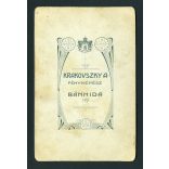 Krakovszky műterem, Bánhida, gazda házaspár ünneplőben, fotellal, kalap, biblia, portré, 1890-es évek, Eredeti kabinetfotó.   