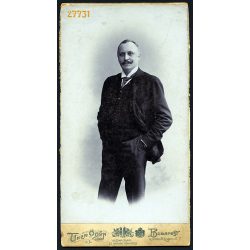   Uher műterem, Budapest, Gruber Imre, elegáns férfi portréja, bajusz, 1890-es évek, Eredeti nagyméretű (!) kabinet fotó, széle vágott. 