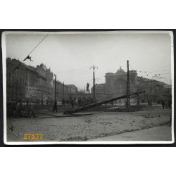   Forradalom, Budapest, Baross tér, Keleti pályaudvar, ágyú, fegyver, 1956, 1950-es évek, Eredeti fotó, papírkép.  