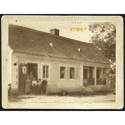   Supper Rudolf kereskedő üzlete, háza és családja. 1900-as évek, Eredeti kartonra kasírozott fotó.