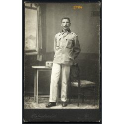   Belouchovszky (?) műterem, Kiskunfélegyháza, katona egyenruhában, portré, 1900-as évek, Eredeti kabinetfotó.   