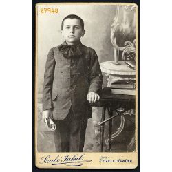   Szabó műterem, Celldömölk ('Czelldömölk'), elegáns fiú portréja, 1890-es évek, Eredeti CDV, vizitkártya fotó, különös háttér. 