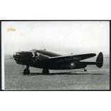 ’A Lockheed Hudson, az egyik amerikai gép az angol légierőknél. Ez a gép két 850-1000 lóerős Wright Cyclone csillagmotorral 400 km/h sebességet ér el. Távolfelderítő és partvédelmi feladatokra alkalma