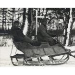 Magyar katonák lovasszánon, egyenruha, 1. világháború, temető, 1910-es évek, keleti hadszíntér, Eredeti fotó, papírkép.  